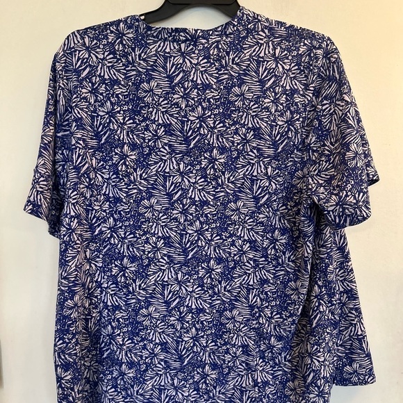 Catherines Timeless Button Up
Blouse 1X blue and white - Picture 3 of 5